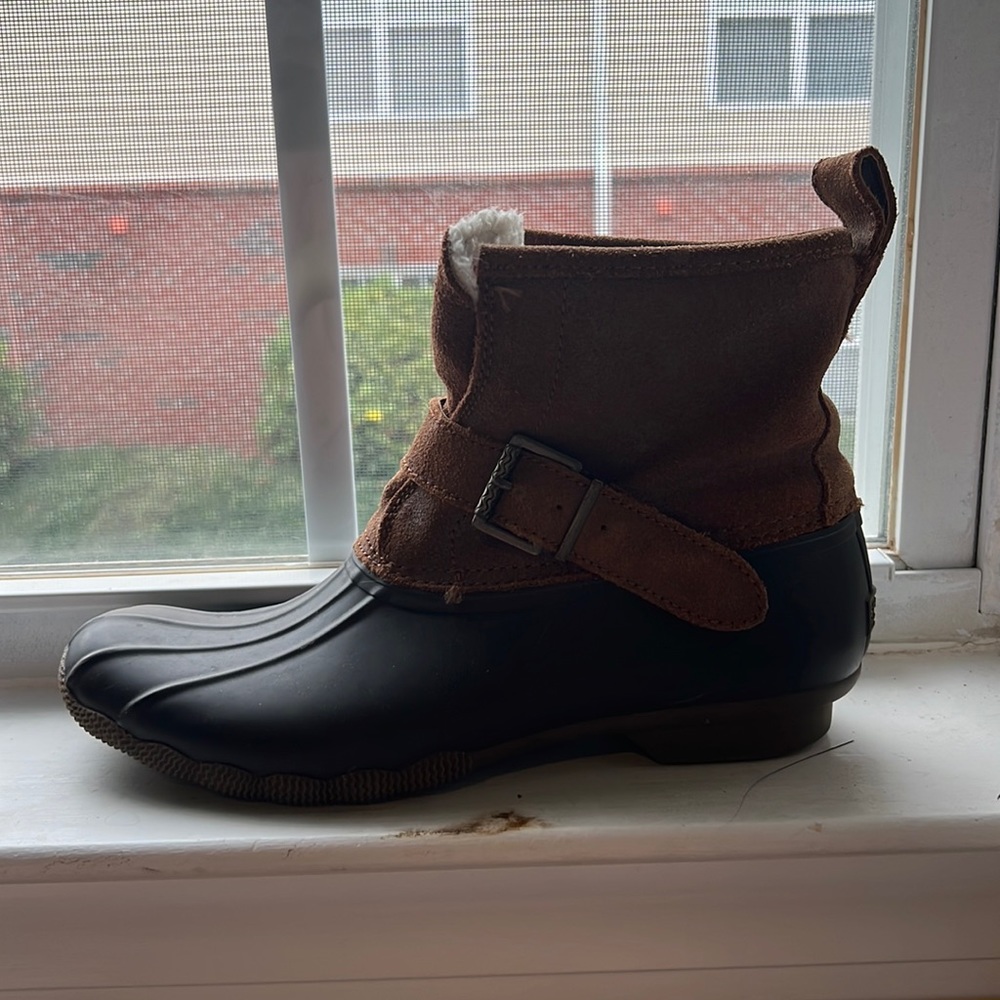 Sperry leather and rubber winter booties